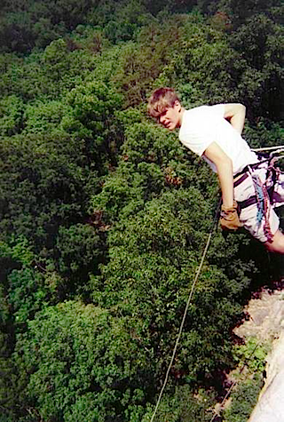 brad_rappelling